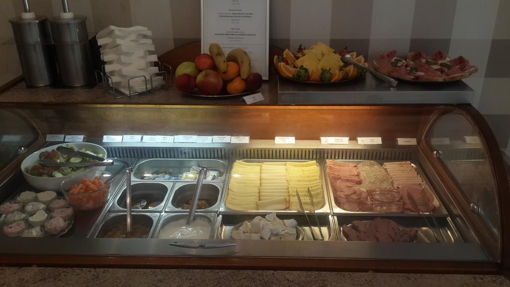 Hotel Andel Prague Ngoại thất bức ảnh